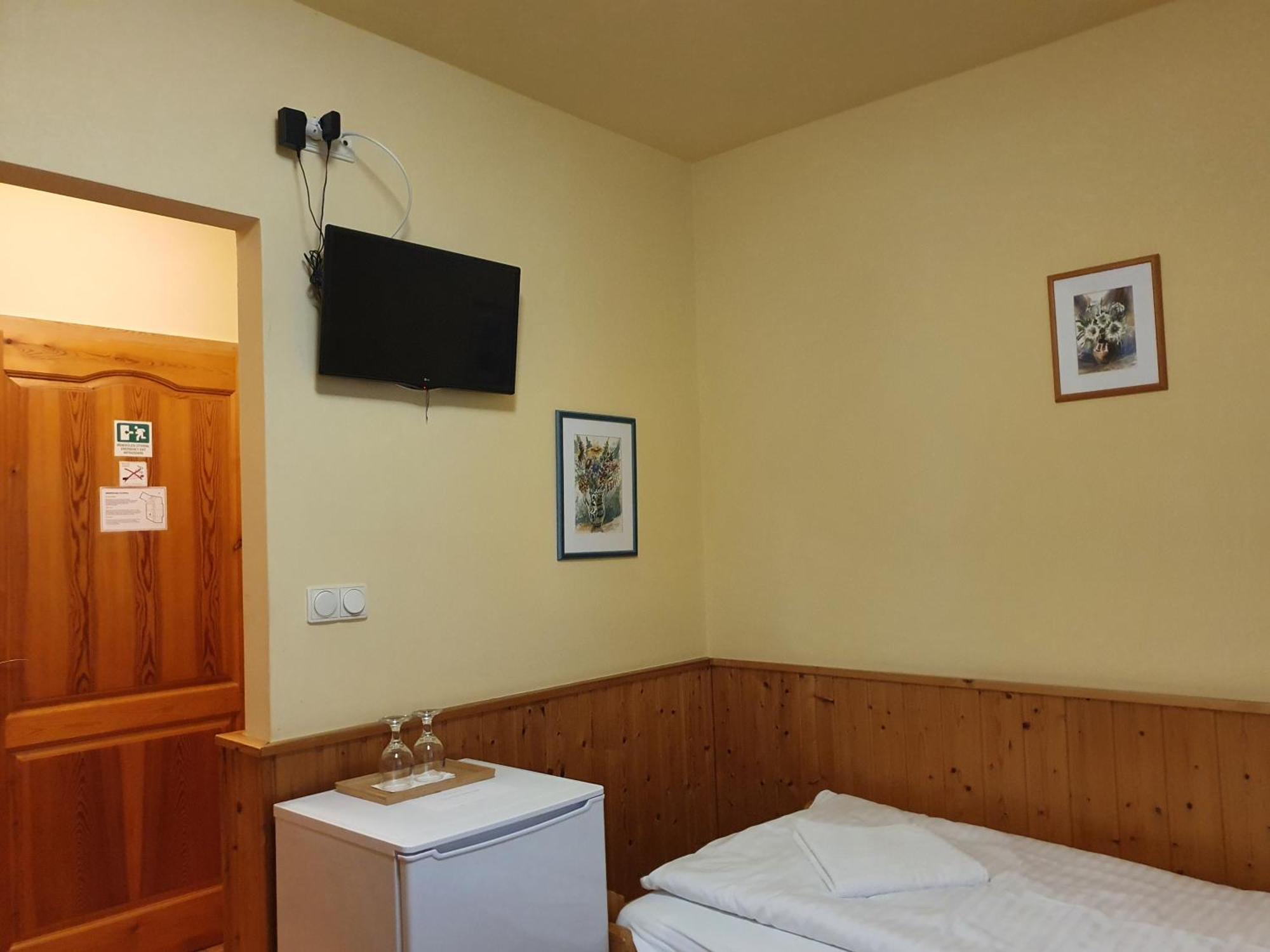 Hotel Bozi Rozi Panzió Fertőboz Habitación foto